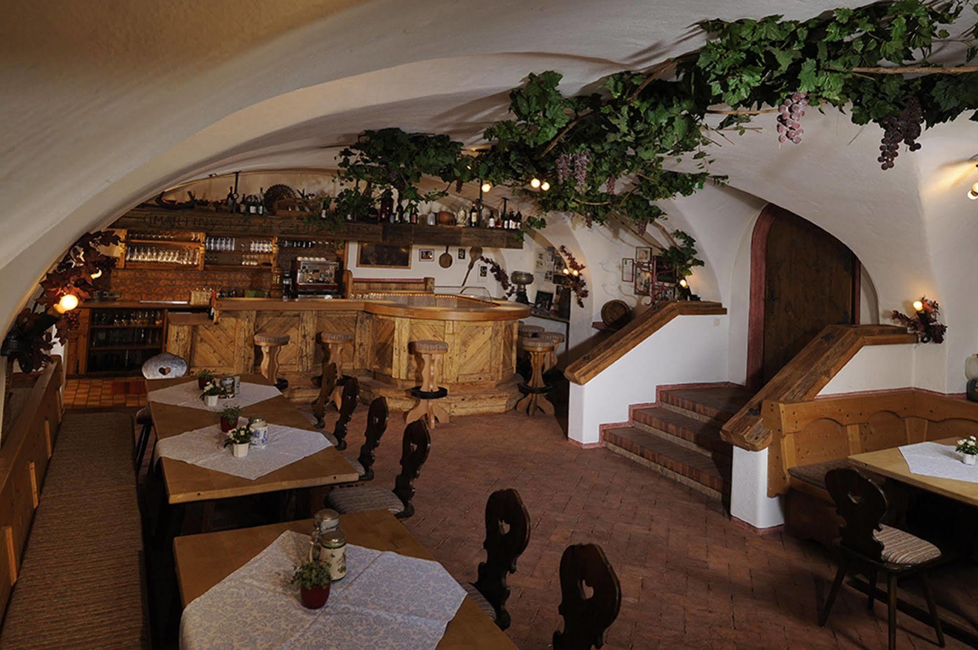 Gasthaus Sonne Tarrenz Exterior foto